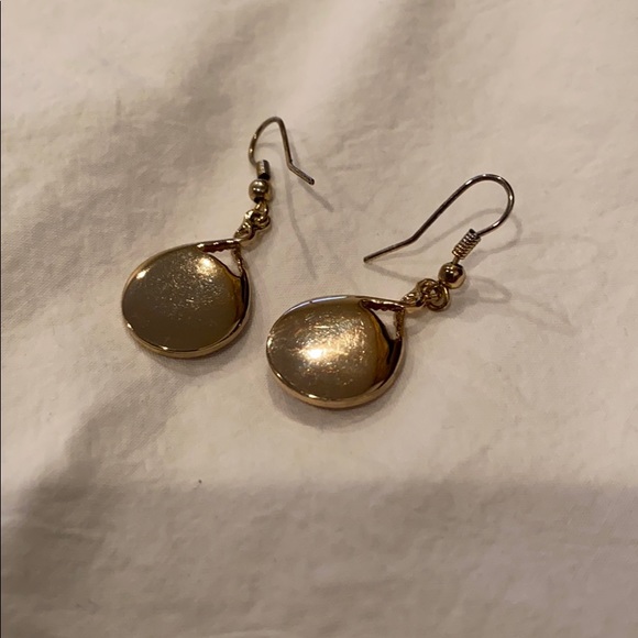 FREE WITH PURCHASE Tan gold drop earrings - Picture 4 of 4